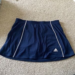 Adidas tennis skort size medium